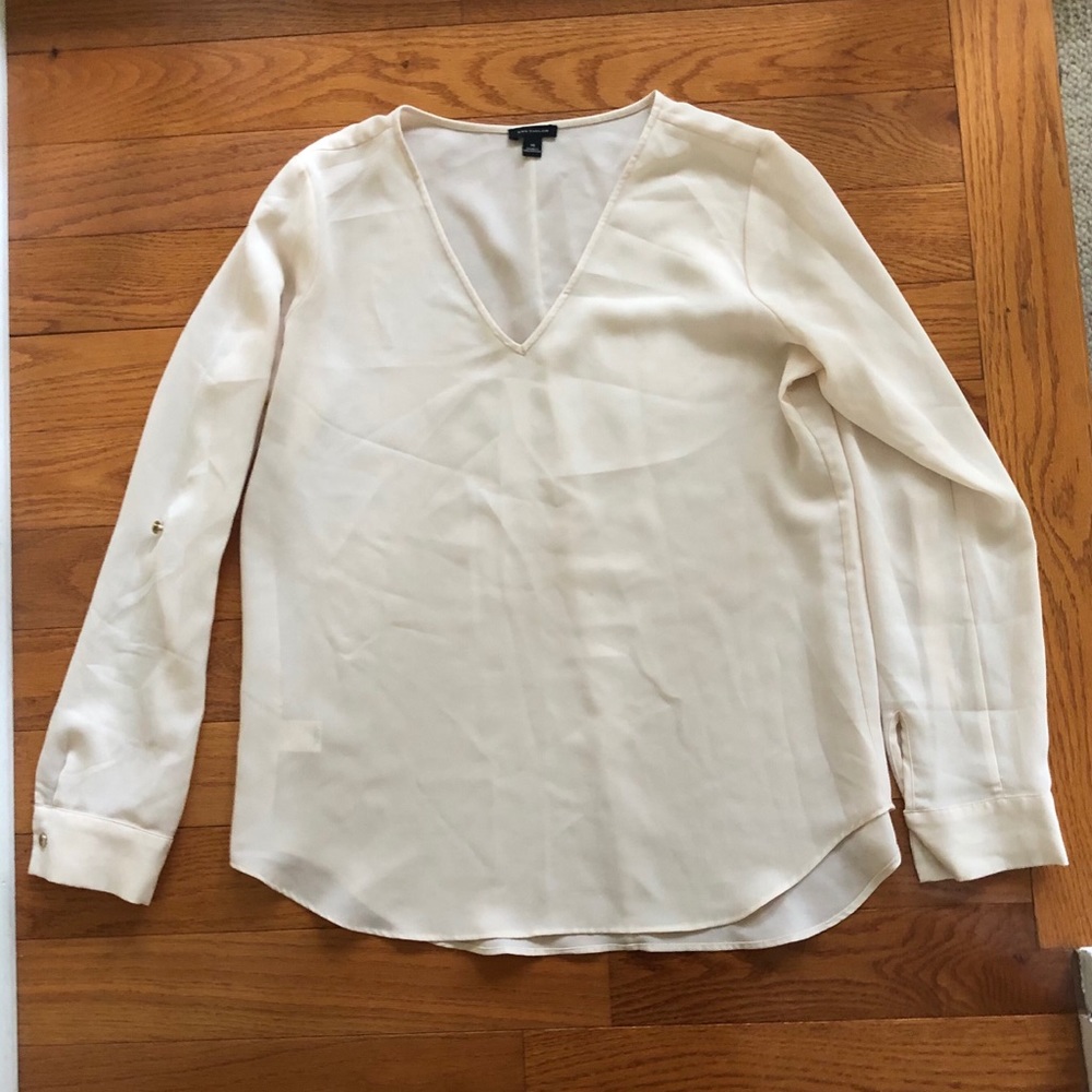 Ann Taylor cream v-neck tunic